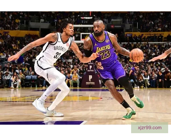 詹姆斯16年首现35分9三分悍将荣膺队史第一人